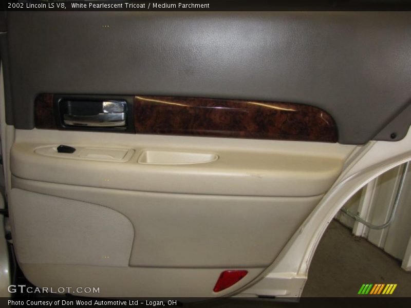 Door Panel of 2002 LS V8