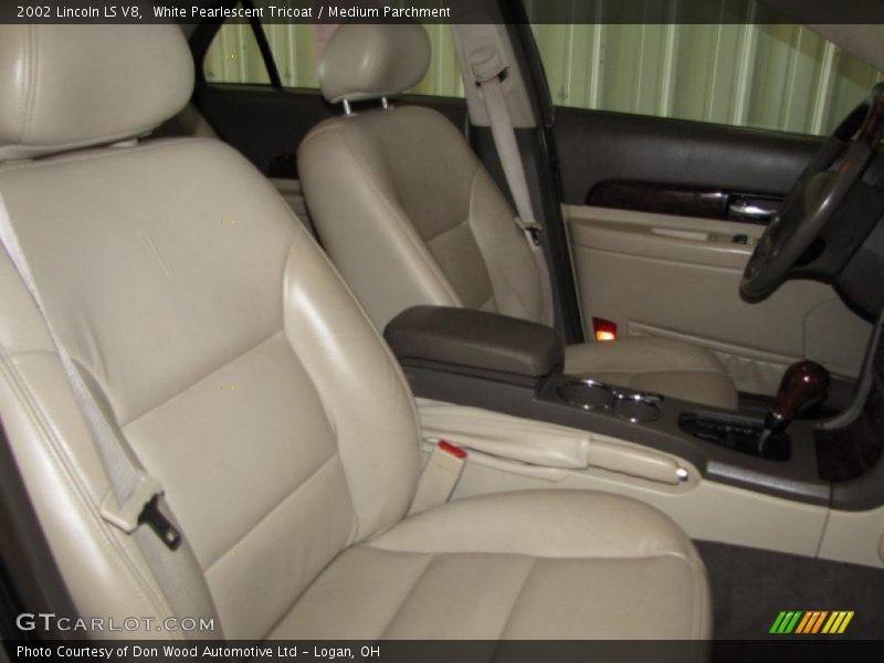  2002 LS V8 Medium Parchment Interior