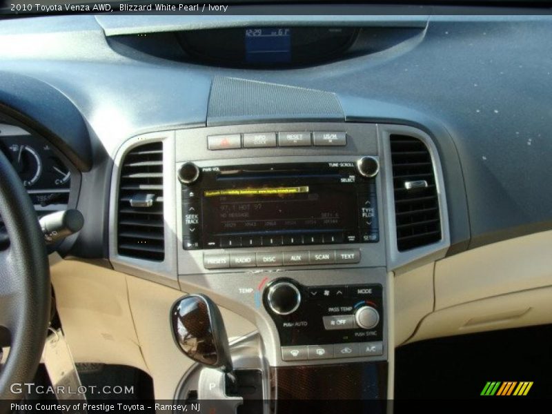 Blizzard White Pearl / Ivory 2010 Toyota Venza AWD