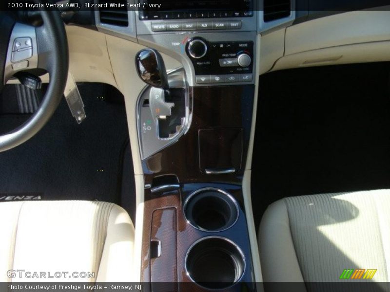 Blizzard White Pearl / Ivory 2010 Toyota Venza AWD