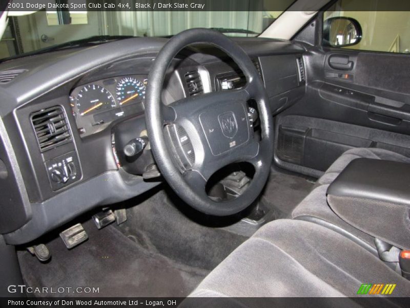 Dashboard of 2001 Dakota Sport Club Cab 4x4