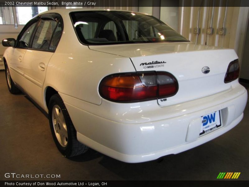Bright White / Gray 2002 Chevrolet Malibu Sedan