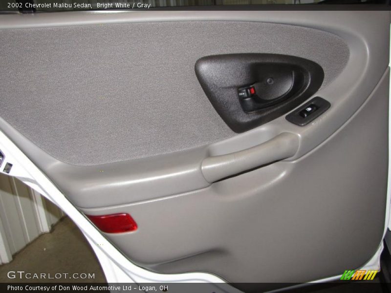 Bright White / Gray 2002 Chevrolet Malibu Sedan