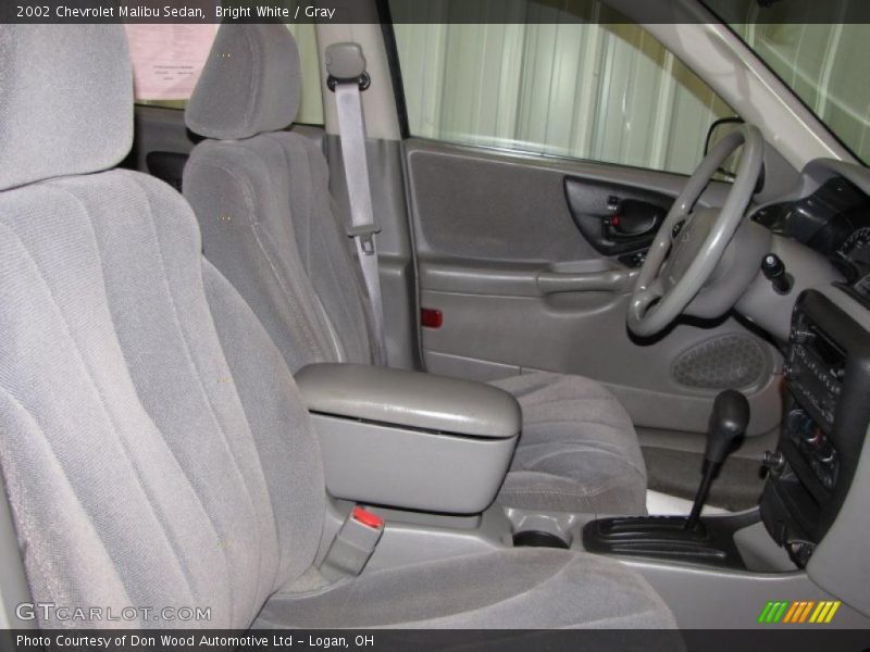 Bright White / Gray 2002 Chevrolet Malibu Sedan