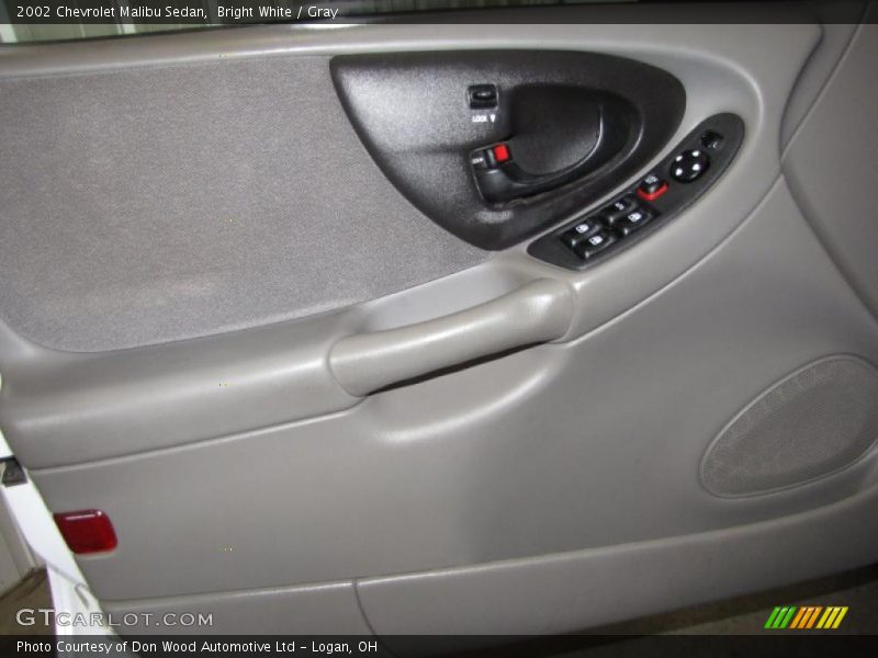 Bright White / Gray 2002 Chevrolet Malibu Sedan