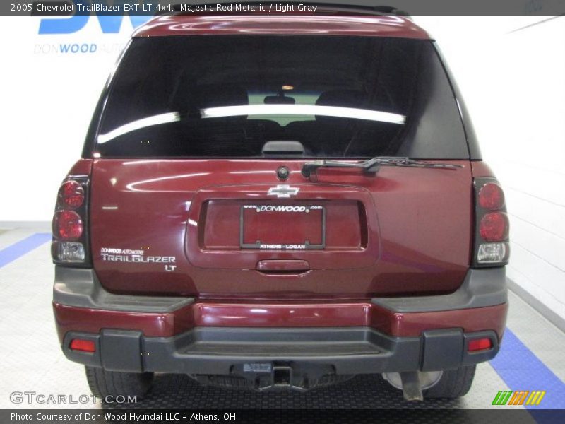 Majestic Red Metallic / Light Gray 2005 Chevrolet TrailBlazer EXT LT 4x4