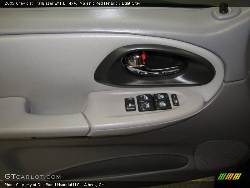 Majestic Red Metallic / Light Gray 2005 Chevrolet TrailBlazer EXT LT 4x4