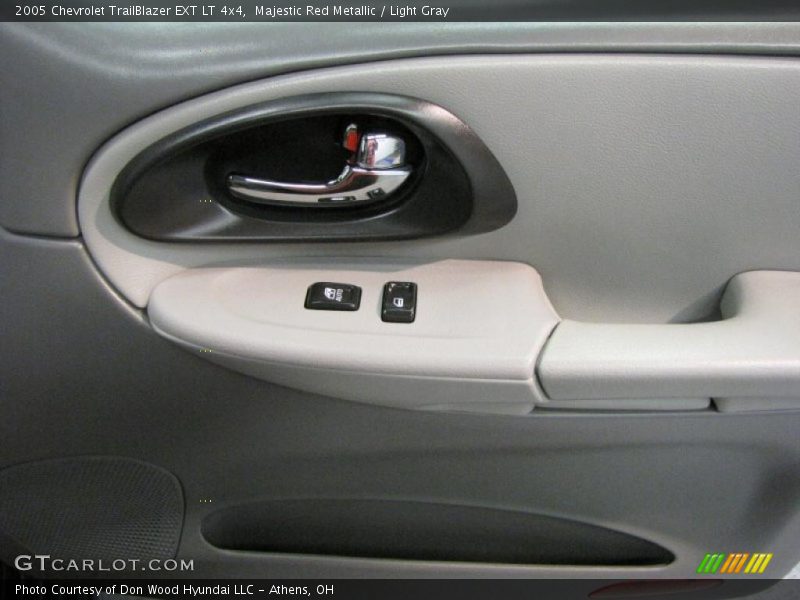 Majestic Red Metallic / Light Gray 2005 Chevrolet TrailBlazer EXT LT 4x4