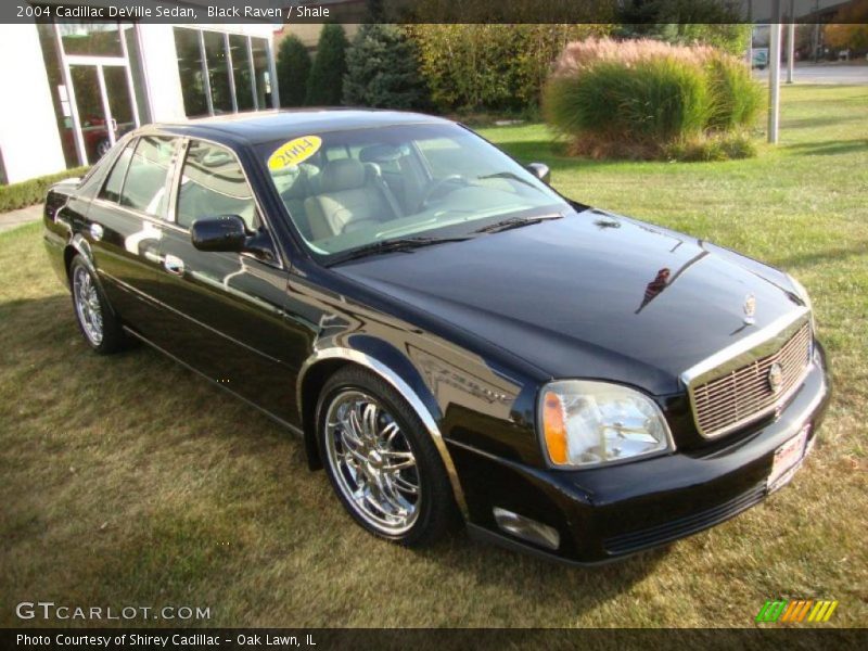 Black Raven / Shale 2004 Cadillac DeVille Sedan