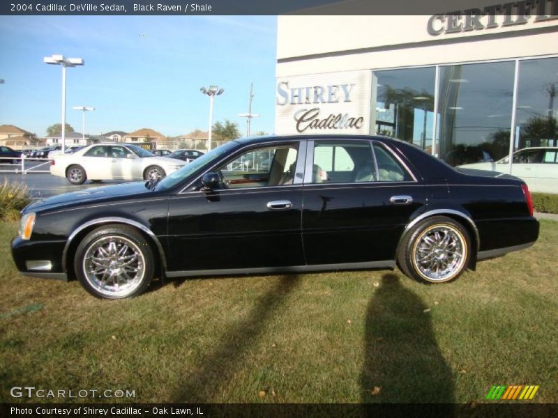 Black Raven / Shale 2004 Cadillac DeVille Sedan