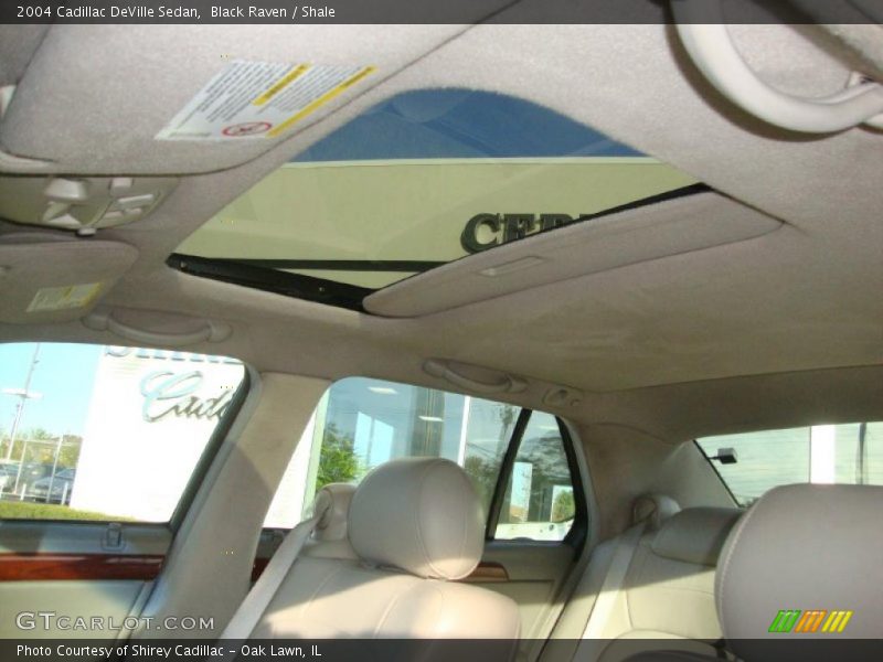 Black Raven / Shale 2004 Cadillac DeVille Sedan