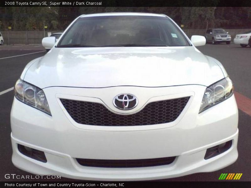 Super White / Dark Charcoal 2008 Toyota Camry SE