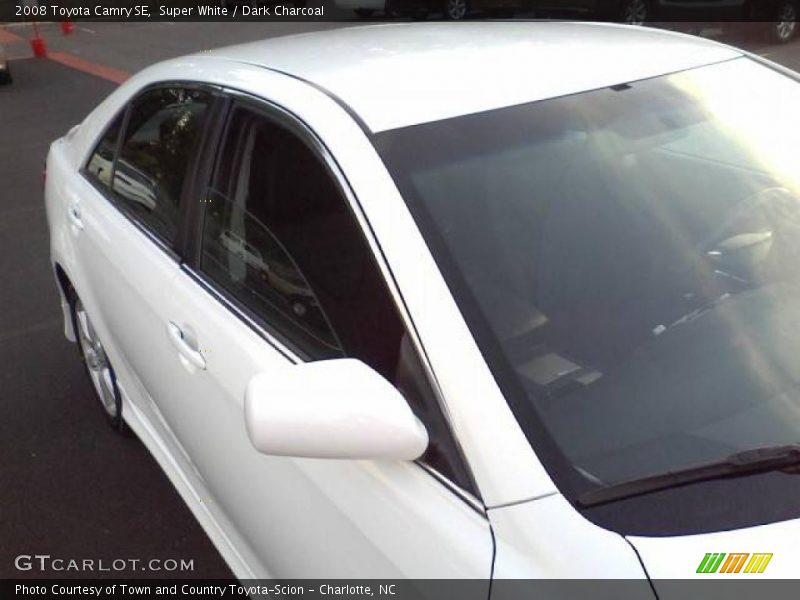 Super White / Dark Charcoal 2008 Toyota Camry SE