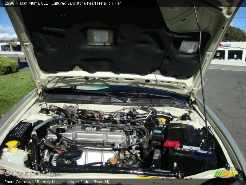 Cultured Sandstone Pearl Metallic / Tan 1998 Nissan Altima GLE