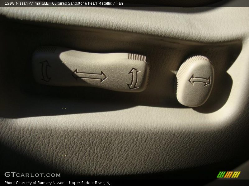 Cultured Sandstone Pearl Metallic / Tan 1998 Nissan Altima GLE