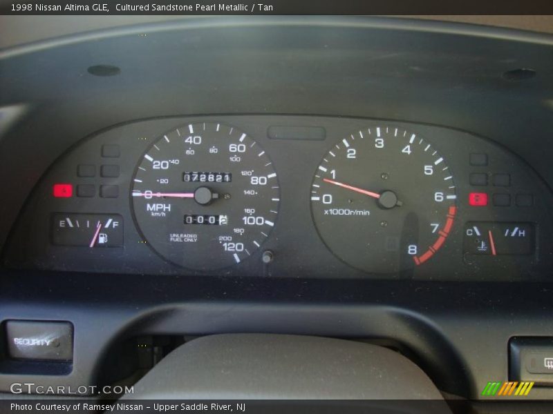 Cultured Sandstone Pearl Metallic / Tan 1998 Nissan Altima GLE
