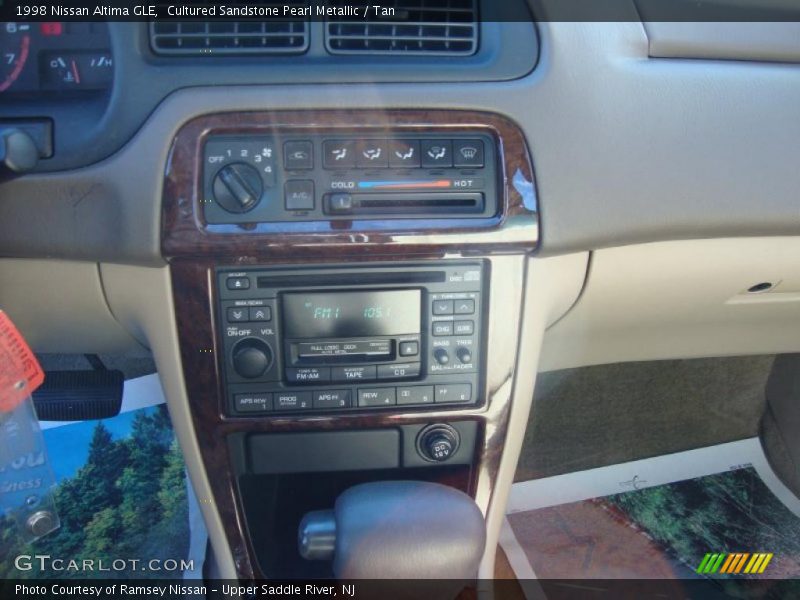 Cultured Sandstone Pearl Metallic / Tan 1998 Nissan Altima GLE