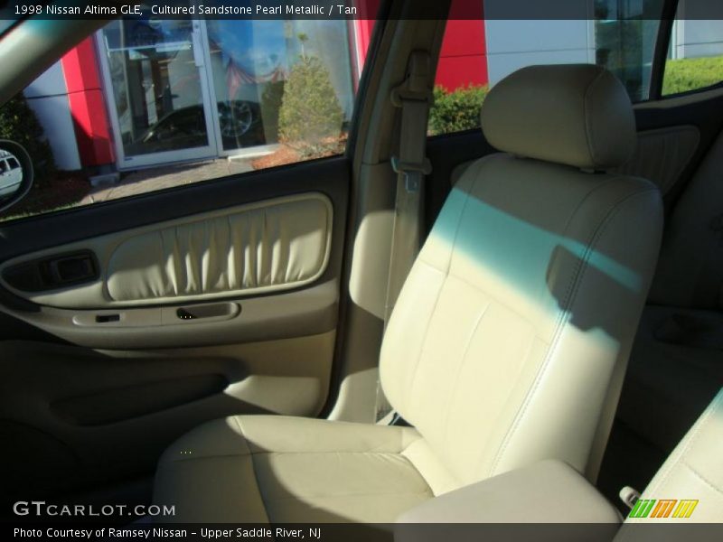 Cultured Sandstone Pearl Metallic / Tan 1998 Nissan Altima GLE