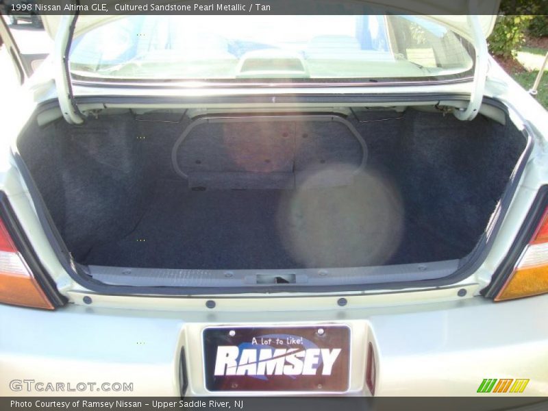 Cultured Sandstone Pearl Metallic / Tan 1998 Nissan Altima GLE