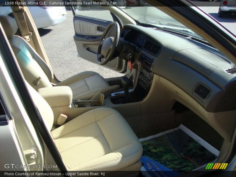 Cultured Sandstone Pearl Metallic / Tan 1998 Nissan Altima GLE