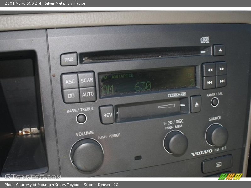 Silver Metallic / Taupe 2001 Volvo S60 2.4