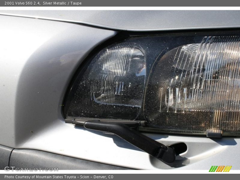 Silver Metallic / Taupe 2001 Volvo S60 2.4