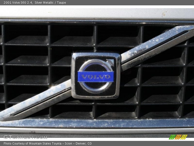 Silver Metallic / Taupe 2001 Volvo S60 2.4