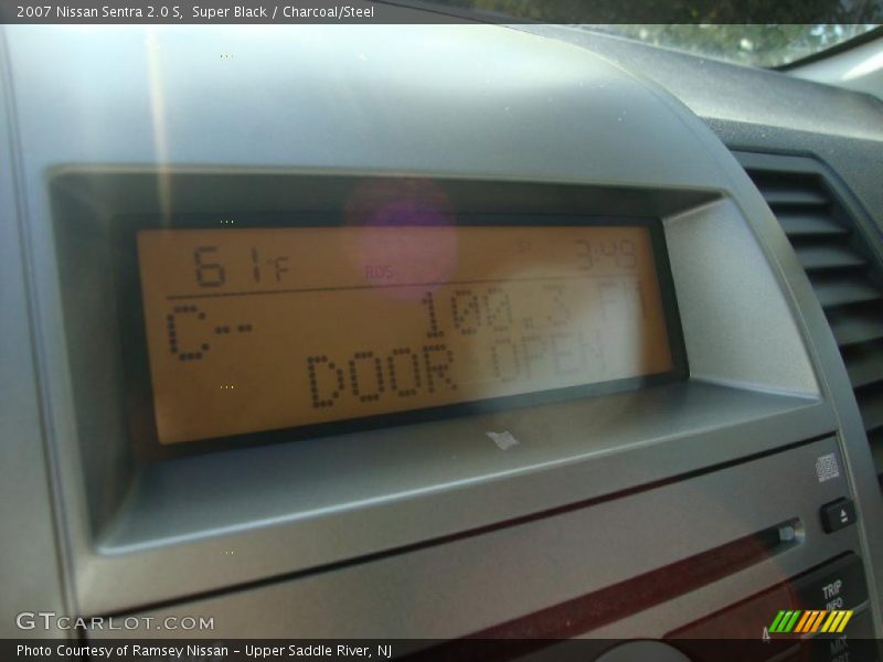 Super Black / Charcoal/Steel 2007 Nissan Sentra 2.0 S