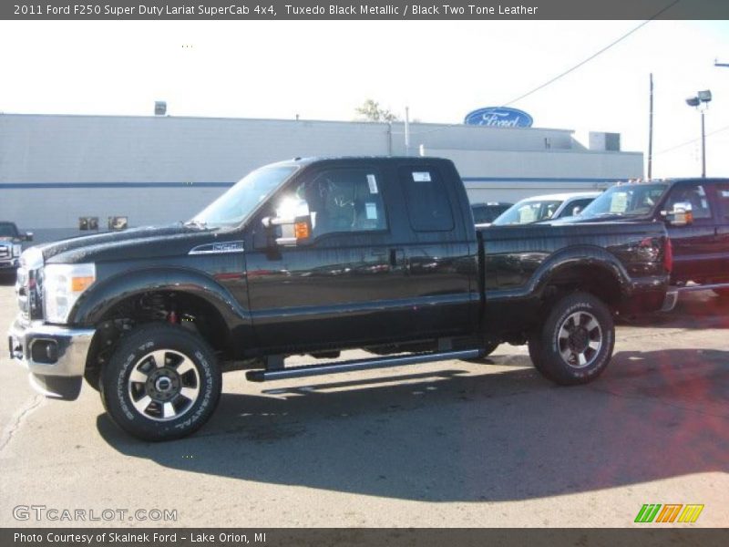 Tuxedo Black Metallic / Black Two Tone Leather 2011 Ford F250 Super Duty Lariat SuperCab 4x4