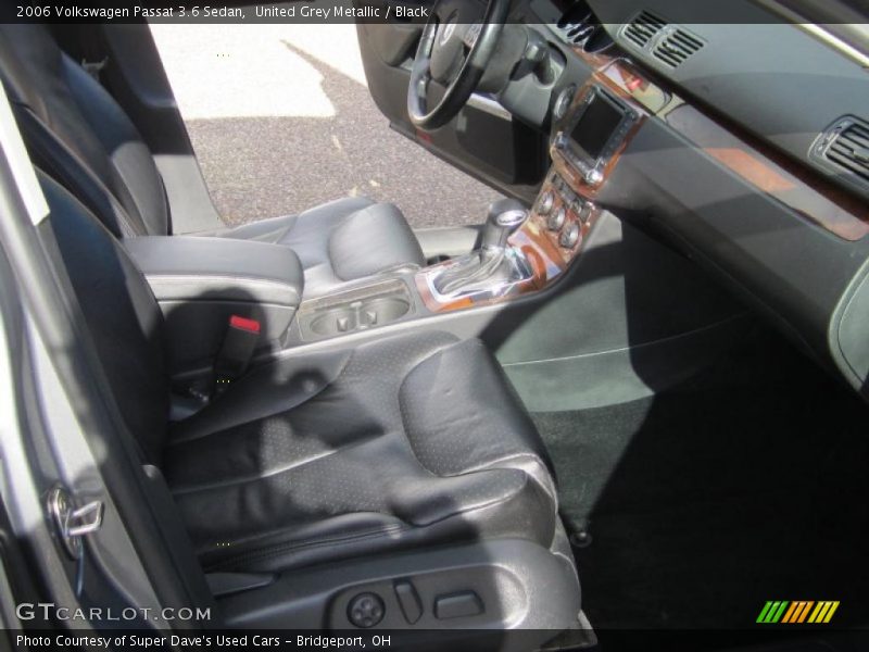 United Grey Metallic / Black 2006 Volkswagen Passat 3.6 Sedan