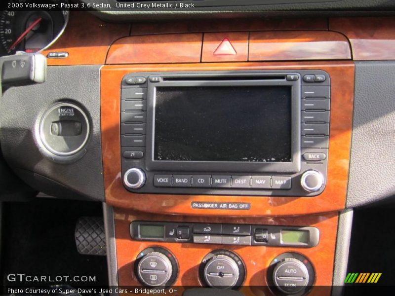 United Grey Metallic / Black 2006 Volkswagen Passat 3.6 Sedan