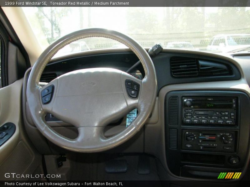 Toreador Red Metallic / Medium Parchment 1999 Ford Windstar SE