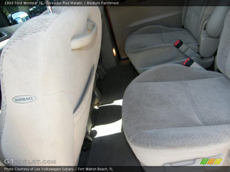 Toreador Red Metallic / Medium Parchment 1999 Ford Windstar SE