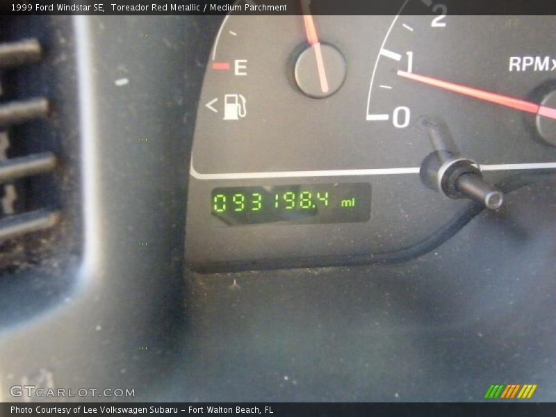 Toreador Red Metallic / Medium Parchment 1999 Ford Windstar SE