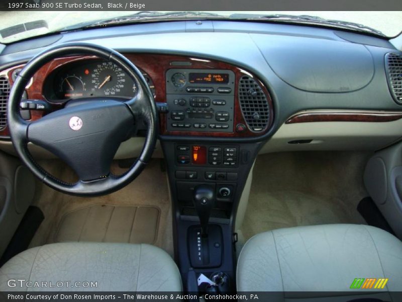 Dashboard of 1997 900 SE Turbo Sedan