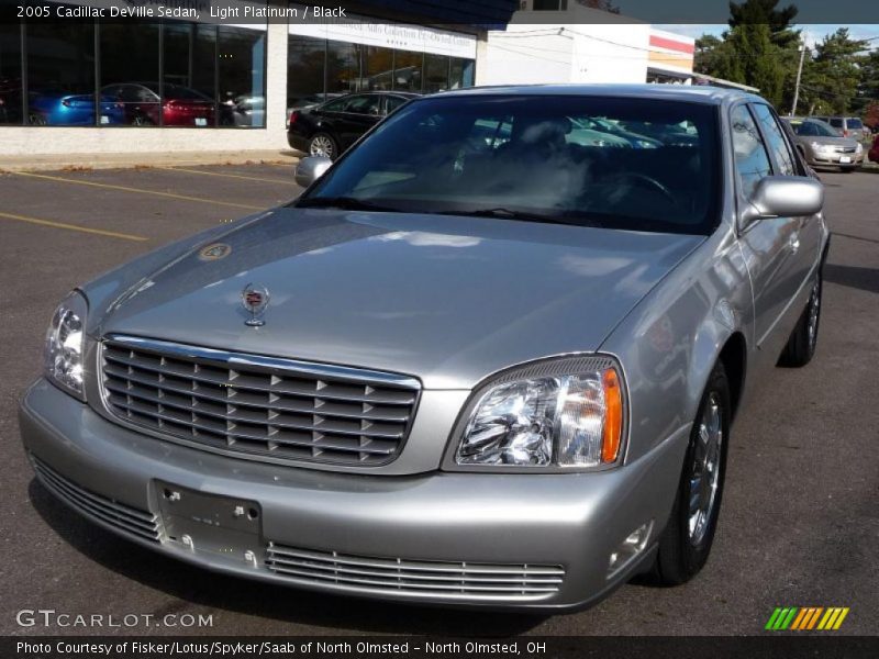 Light Platinum / Black 2005 Cadillac DeVille Sedan
