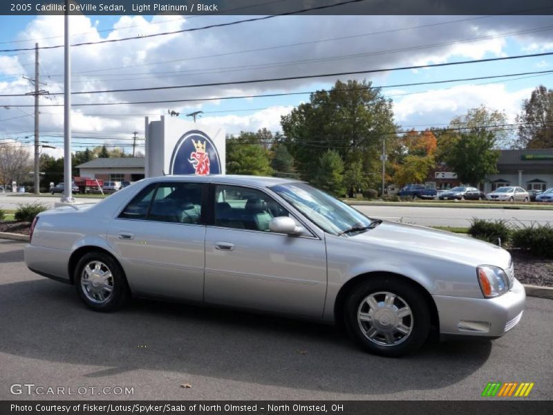 Light Platinum / Black 2005 Cadillac DeVille Sedan