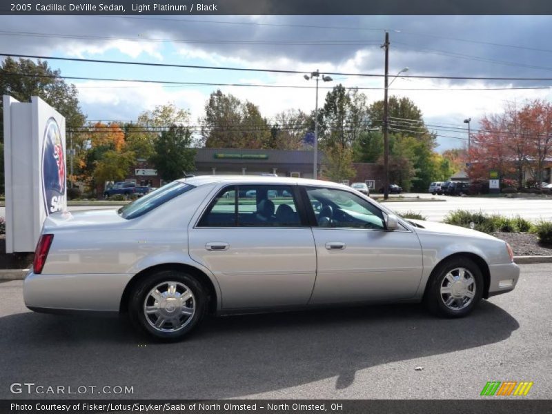 Light Platinum / Black 2005 Cadillac DeVille Sedan
