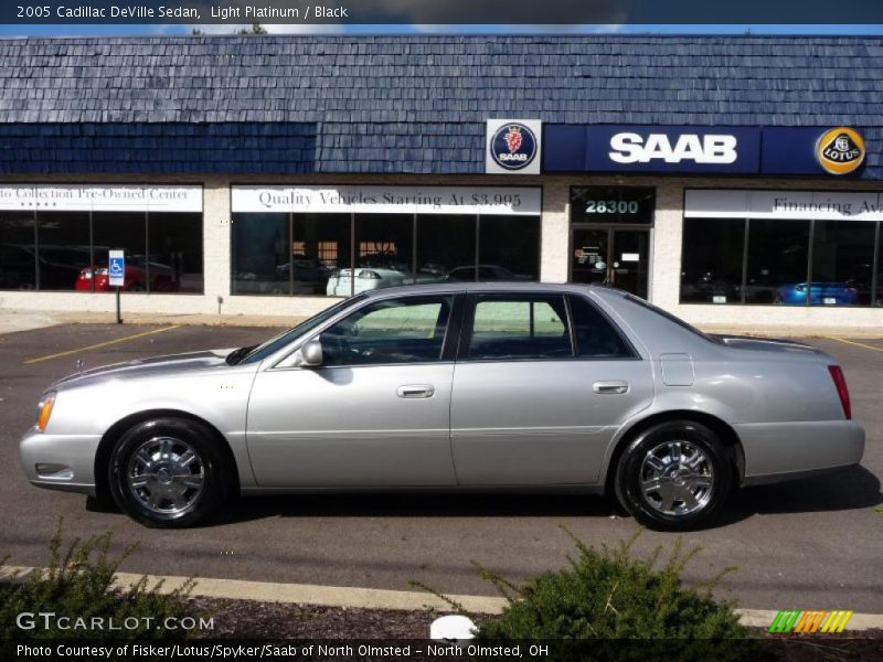 Light Platinum / Black 2005 Cadillac DeVille Sedan