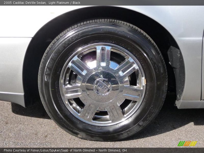 Light Platinum / Black 2005 Cadillac DeVille Sedan