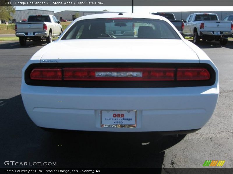 Stone White / Dark Slate Gray 2010 Dodge Challenger SE