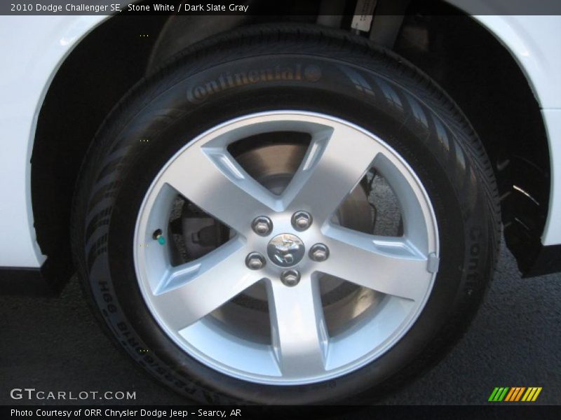 Stone White / Dark Slate Gray 2010 Dodge Challenger SE