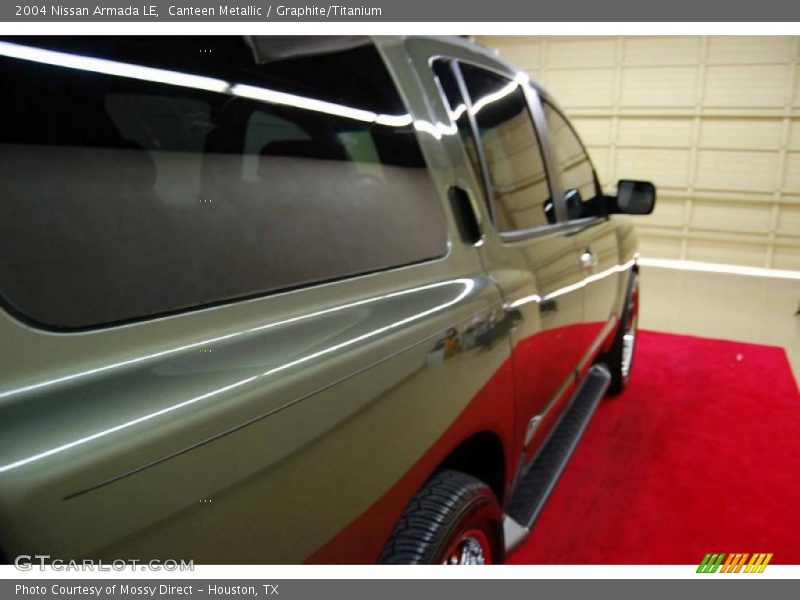 Canteen Metallic / Graphite/Titanium 2004 Nissan Armada LE
