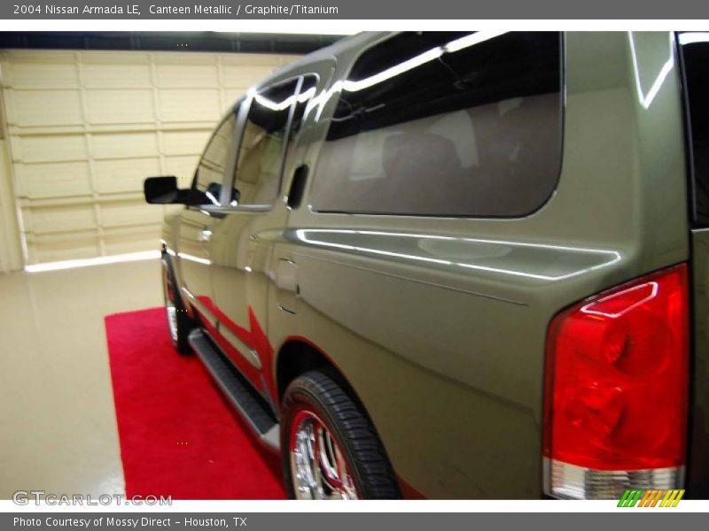 Canteen Metallic / Graphite/Titanium 2004 Nissan Armada LE