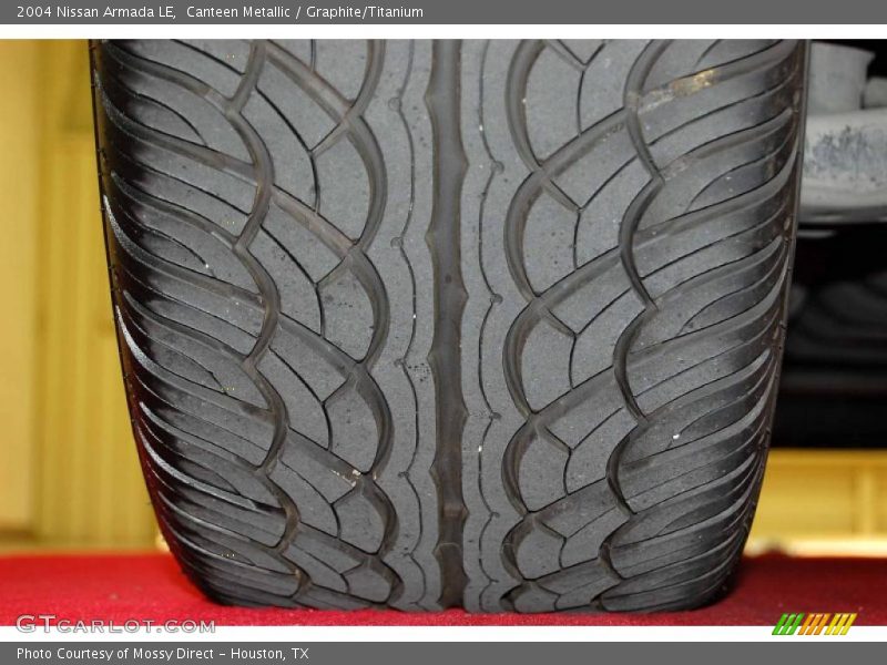 Canteen Metallic / Graphite/Titanium 2004 Nissan Armada LE