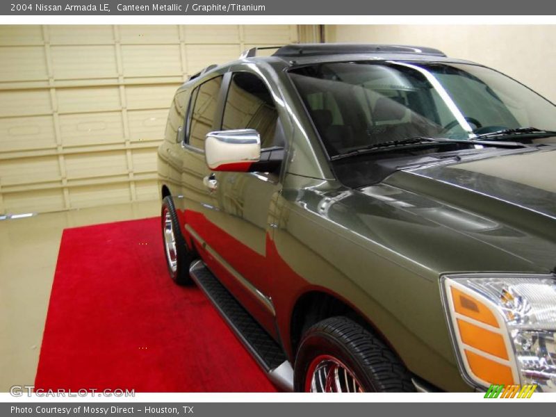 Canteen Metallic / Graphite/Titanium 2004 Nissan Armada LE