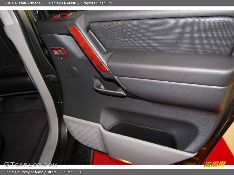 Canteen Metallic / Graphite/Titanium 2004 Nissan Armada LE