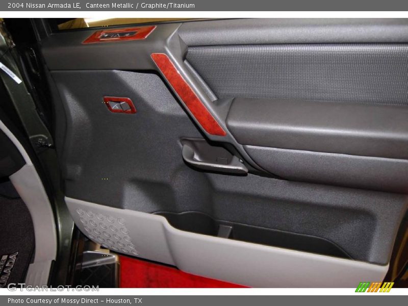 Canteen Metallic / Graphite/Titanium 2004 Nissan Armada LE