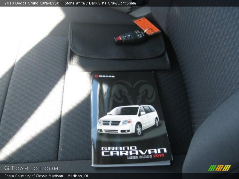 Stone White / Dark Slate Gray/Light Shale 2010 Dodge Grand Caravan SXT