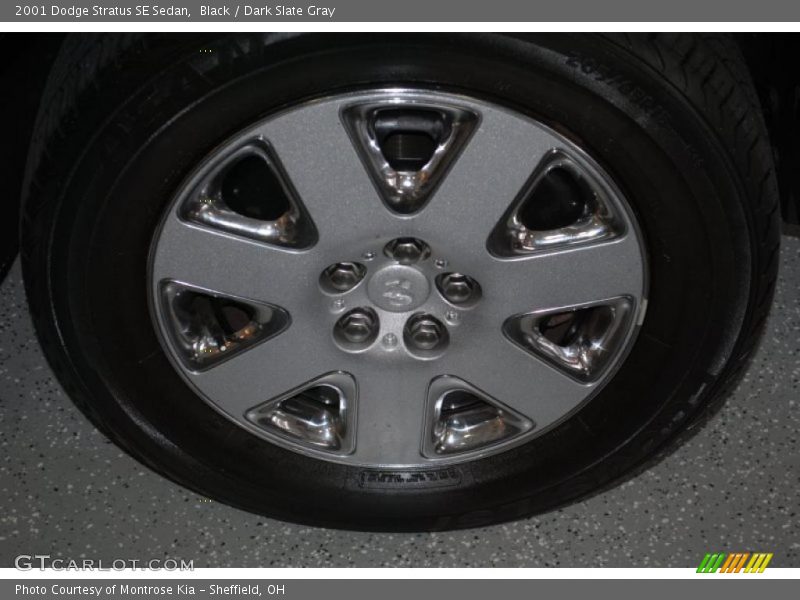  2001 Stratus SE Sedan Wheel